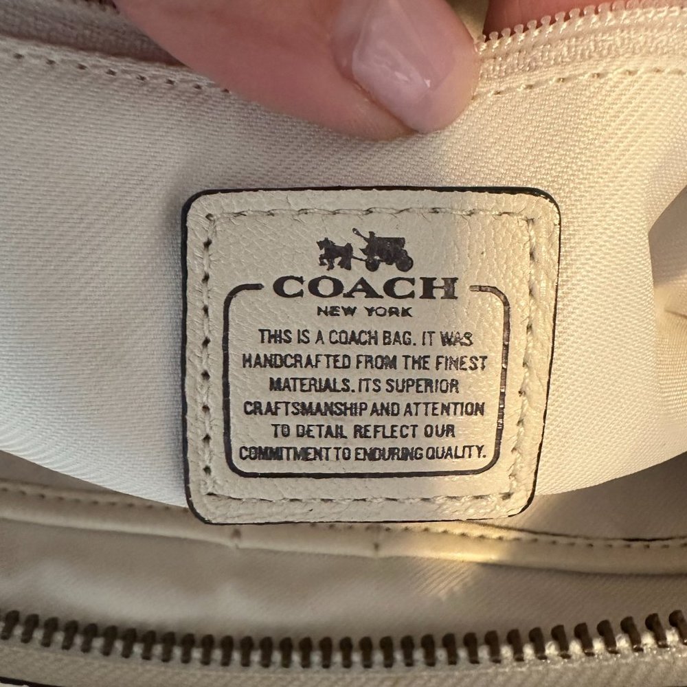 Beautiful Authentic Coach bag - Picture 12 of 12